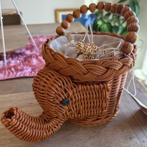 NWOT Tommy Bahama Elephant Woven Bag